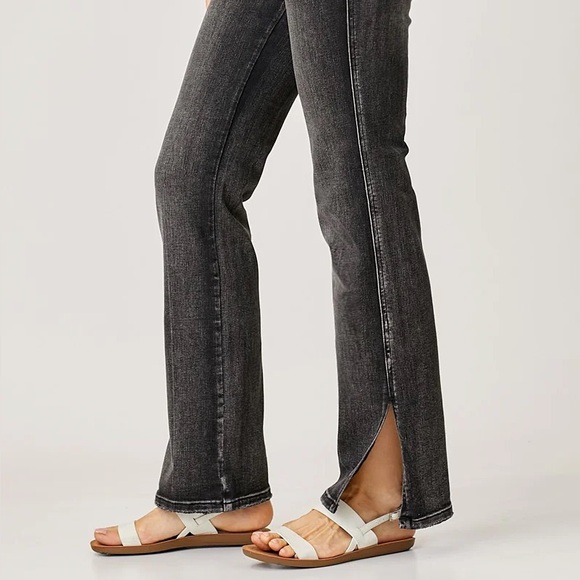 Women's Black High-Waisted Jeans - Picture 1 of 5